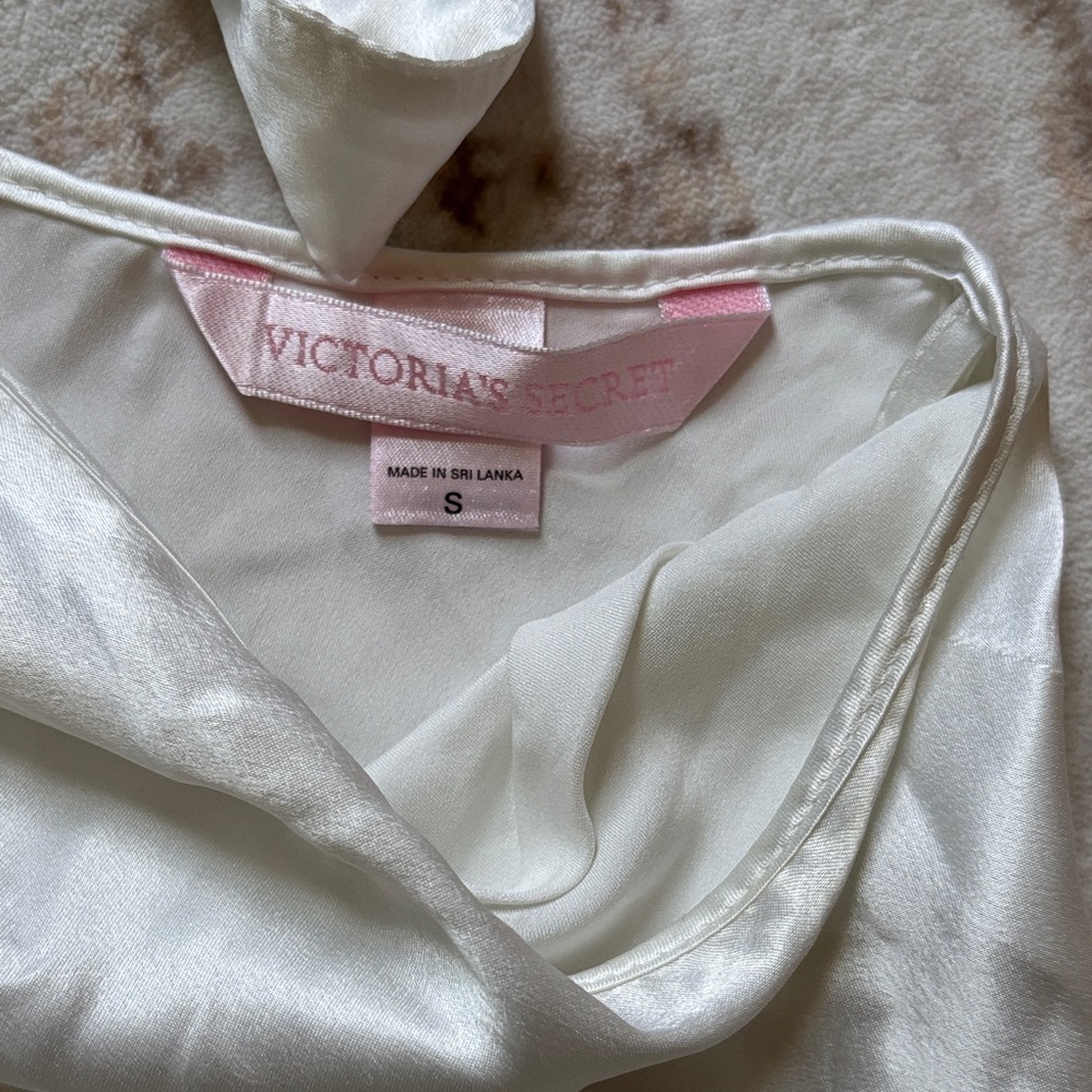 Victoria's Secret vintage Cream Satin Pajama Set - Picture 4 of 4